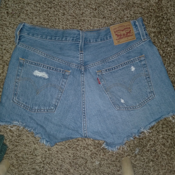Levi 501 shorts new without tags - Picture 2 of 4